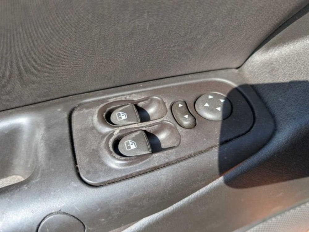 Lancia Ypsilon usata a Sondrio (15)