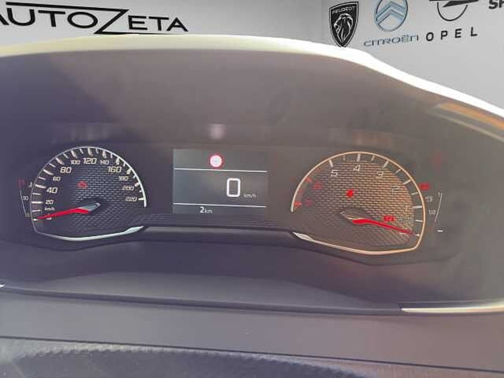 Peugeot 2008 nuova a Vibo Valentia (12)