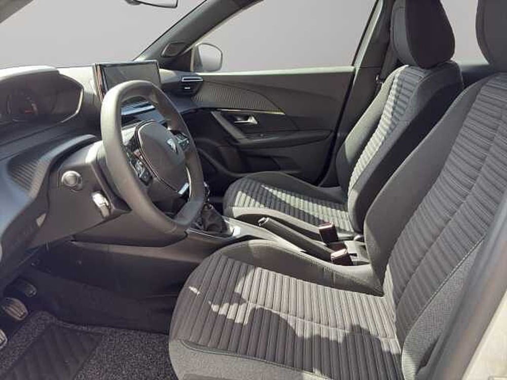 Peugeot 2008 nuova a Vibo Valentia (9)