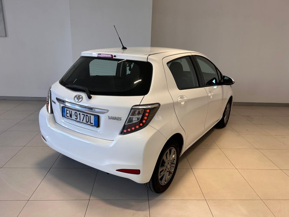 Toyota Yaris usata a Napoli (2)