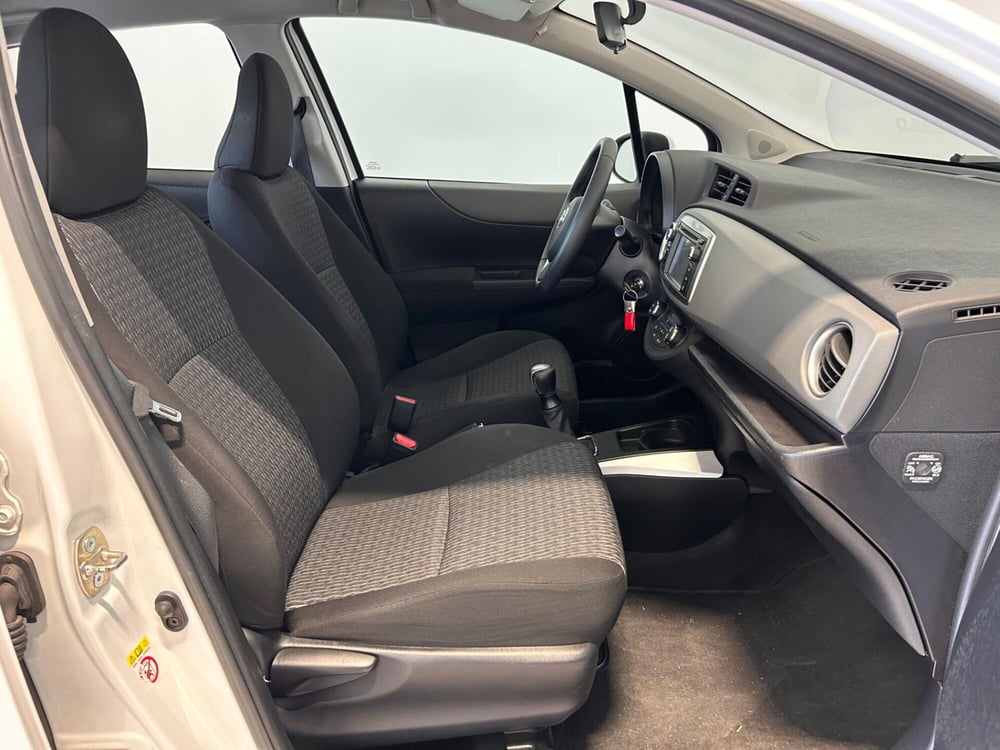 Toyota Yaris usata a Napoli (3)