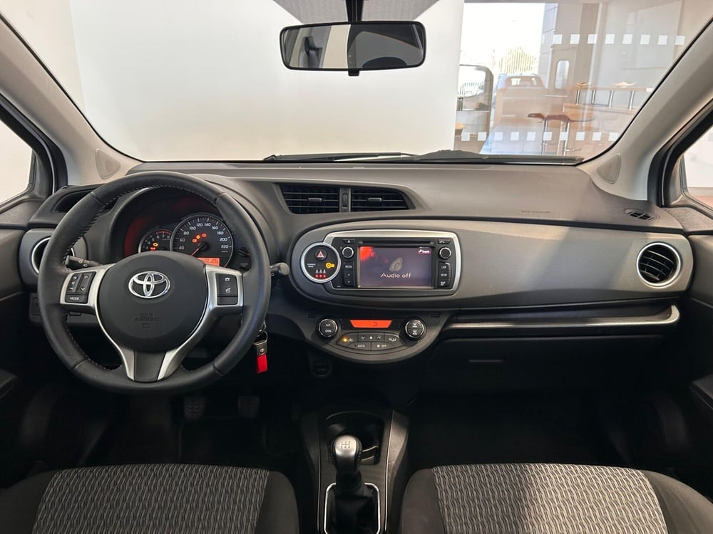Toyota Yaris usata a Napoli (4)