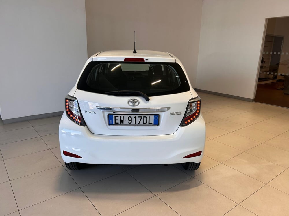 Toyota Yaris usata a Napoli (7)