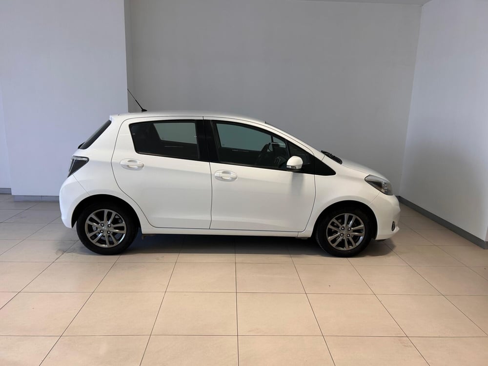 Toyota Yaris usata a Napoli (8)