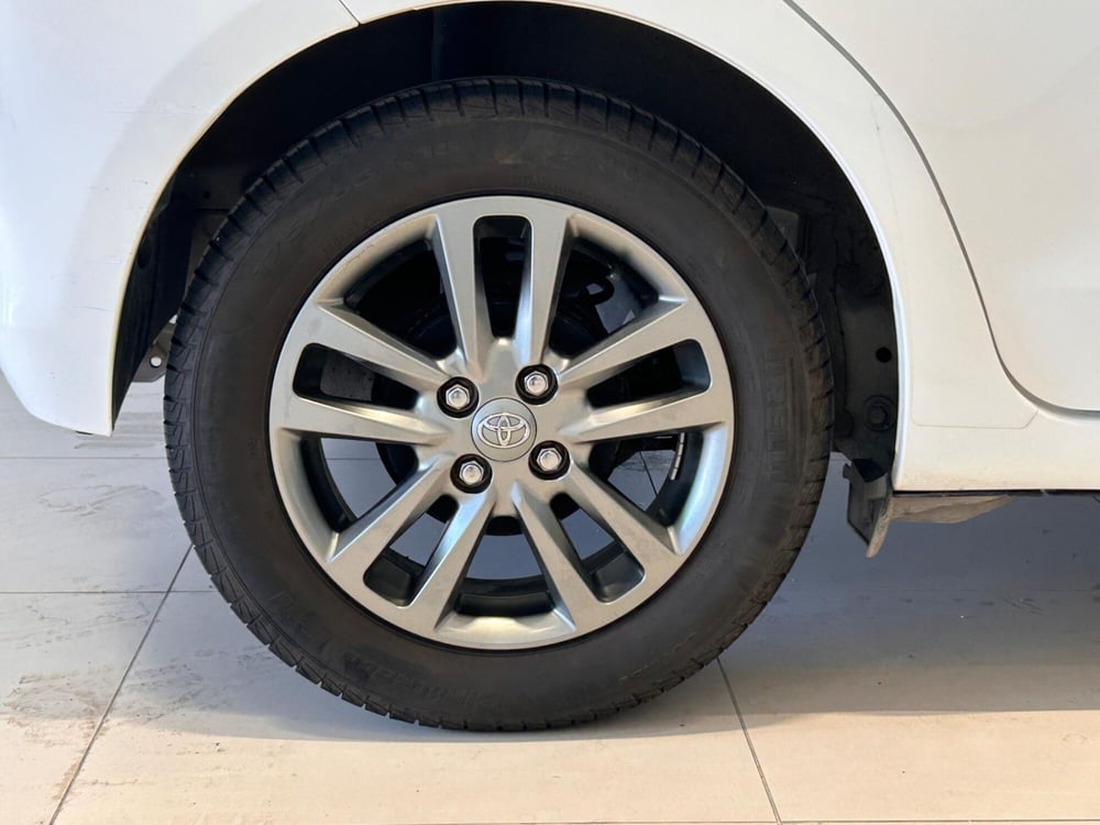 Toyota Yaris usata a Napoli (9)