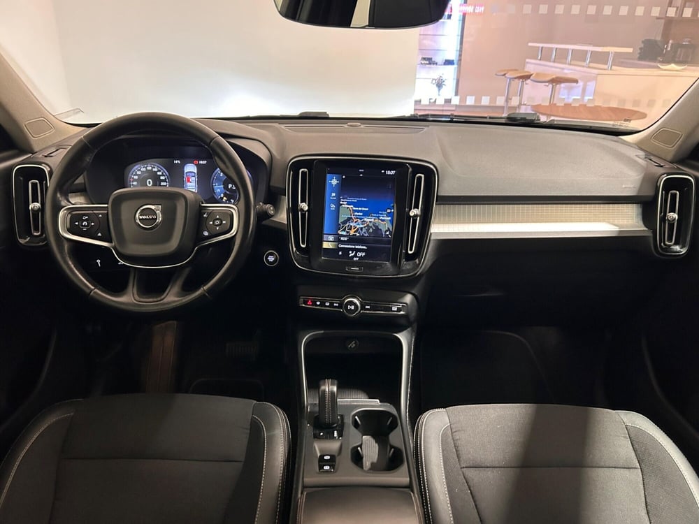 Volvo XC40 usata a Napoli (4)