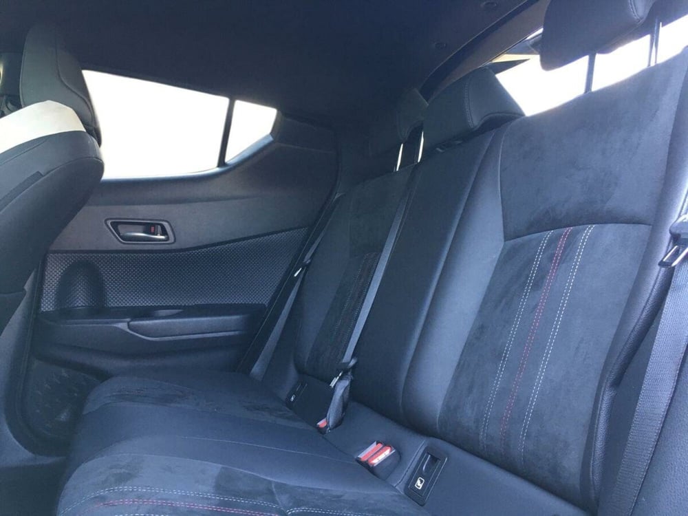 Toyota Toyota C-HR usata a Lecco (12)