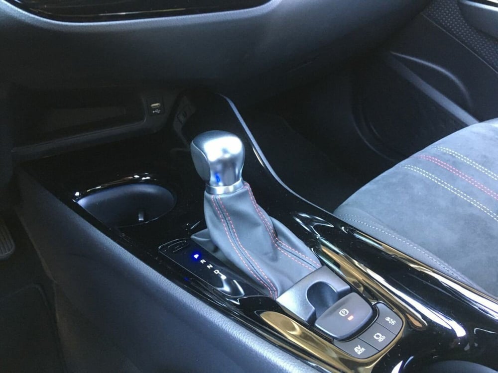 Toyota Toyota C-HR usata a Lecco (15)