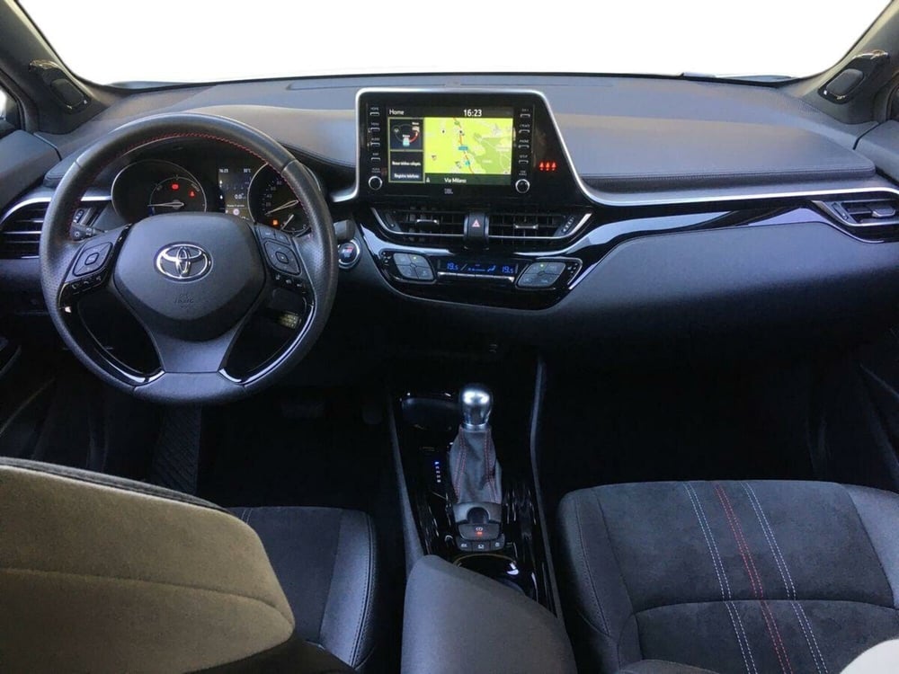 Toyota Toyota C-HR usata a Lecco (9)