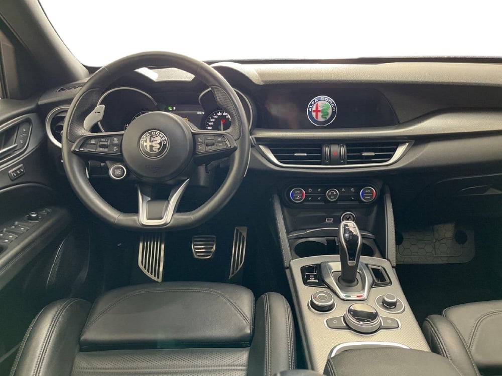 Alfa Romeo Stelvio usata a Torino (10)