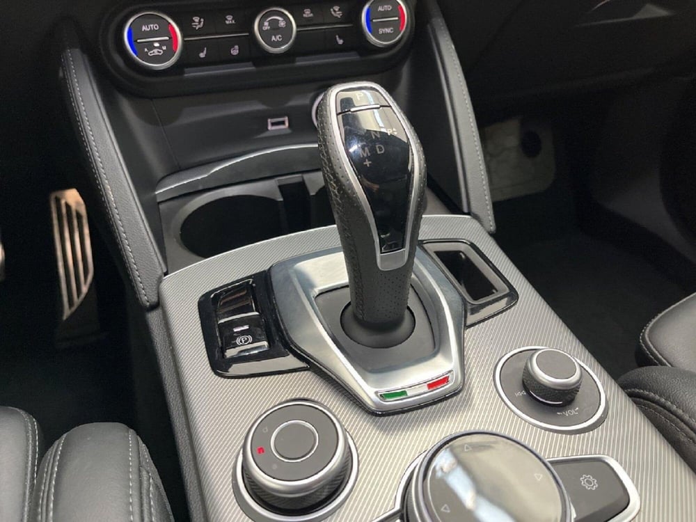 Alfa Romeo Stelvio usata a Torino (13)
