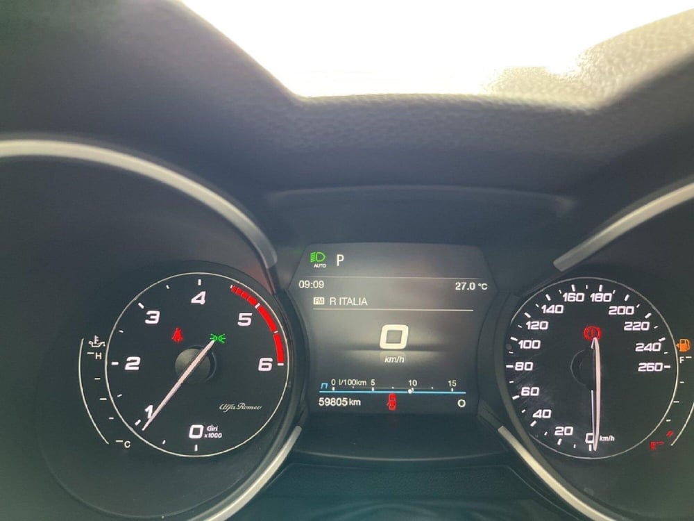 Alfa Romeo Stelvio usata a Torino (14)