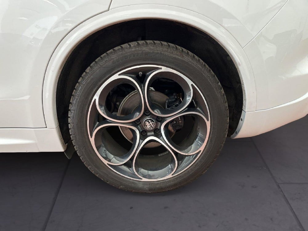 Alfa Romeo Stelvio usata a Torino (7)