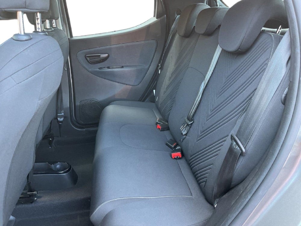 Lancia Ypsilon usata a Torino (8)