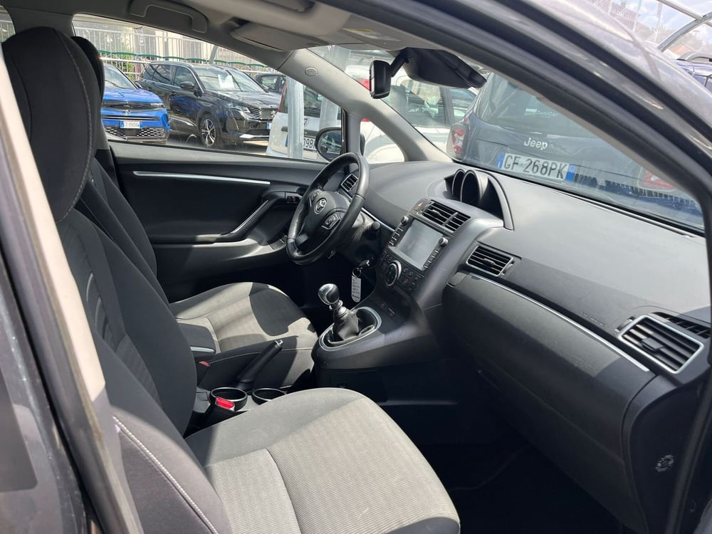 Toyota Verso usata a Milano (12)
