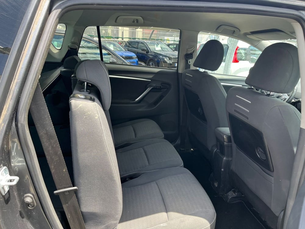 Toyota Verso usata a Milano (16)