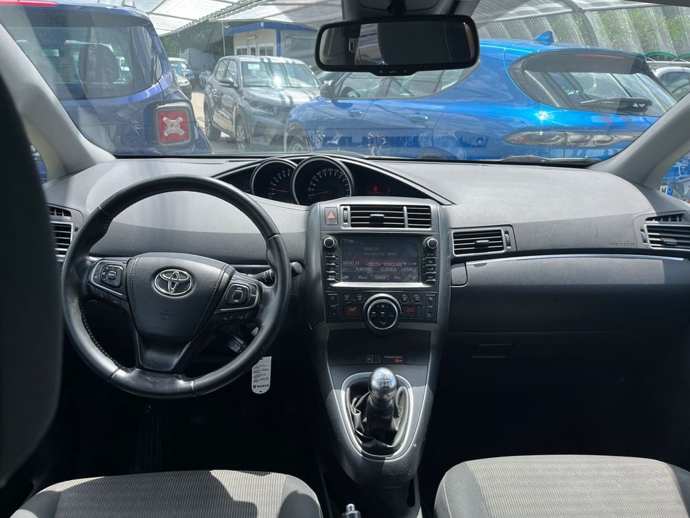 Toyota Verso usata a Milano (17)