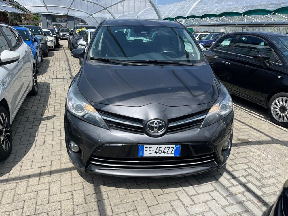 Toyota Verso usata a Milano (2)