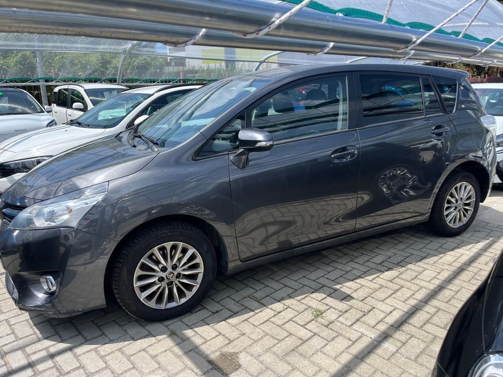 Toyota Verso usata a Milano (4)