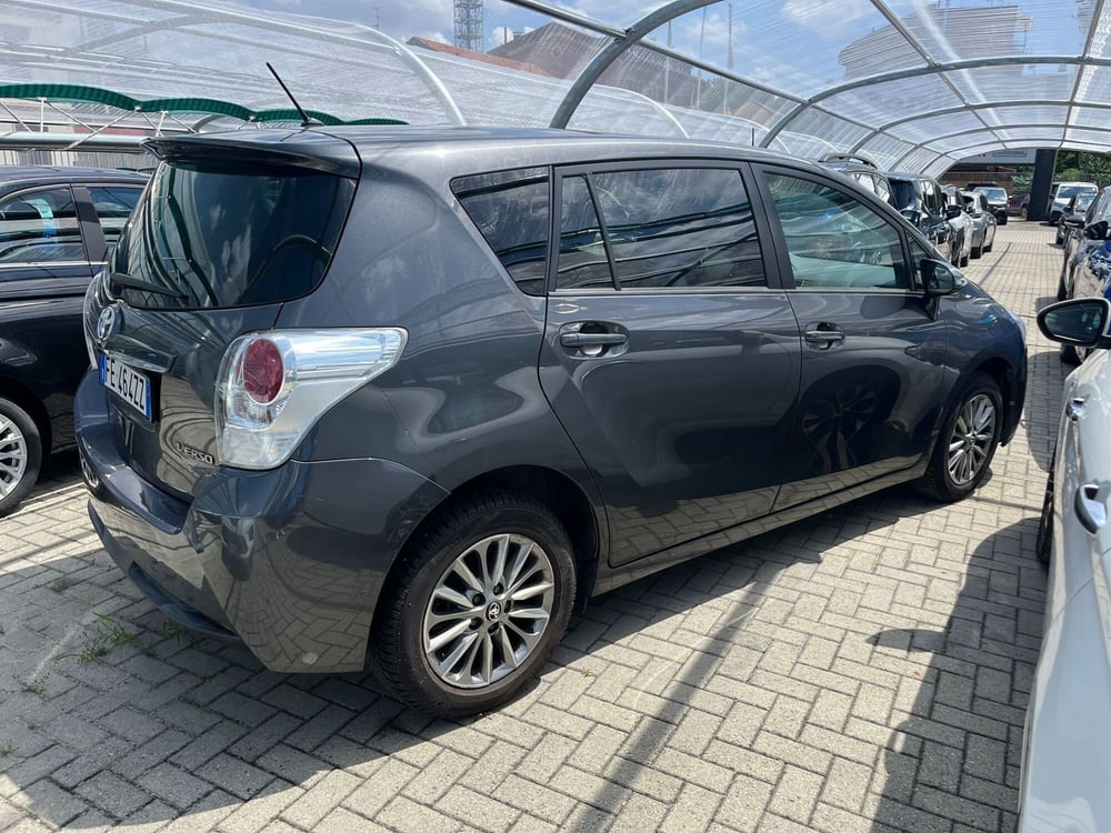 Toyota Verso usata a Milano (5)
