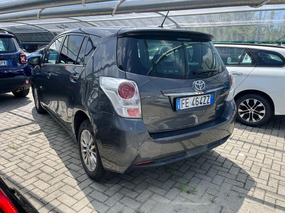 Toyota Verso usata a Milano (6)