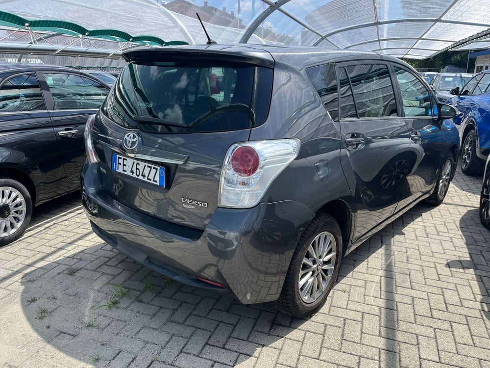 Toyota Verso usata a Milano (7)