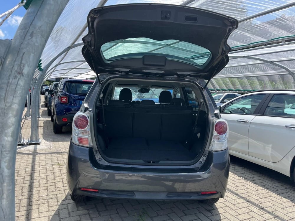 Toyota Verso usata a Milano (9)