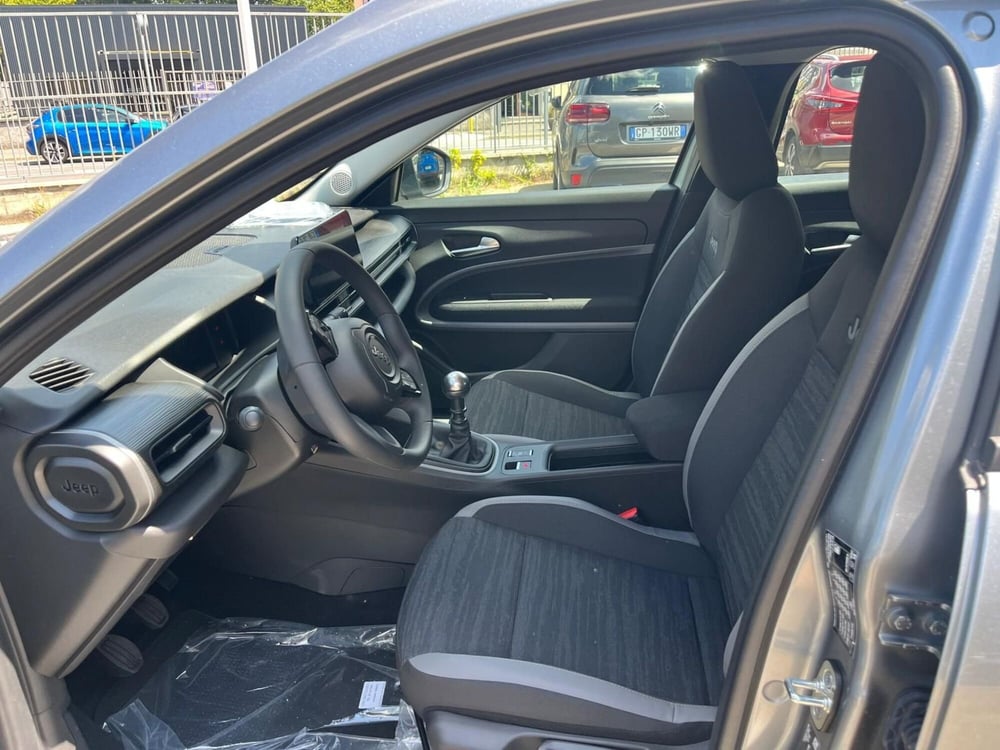 Jeep Avenger nuova a Milano (13)