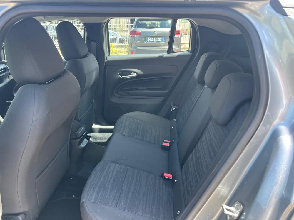 Jeep Avenger nuova a Milano (15)