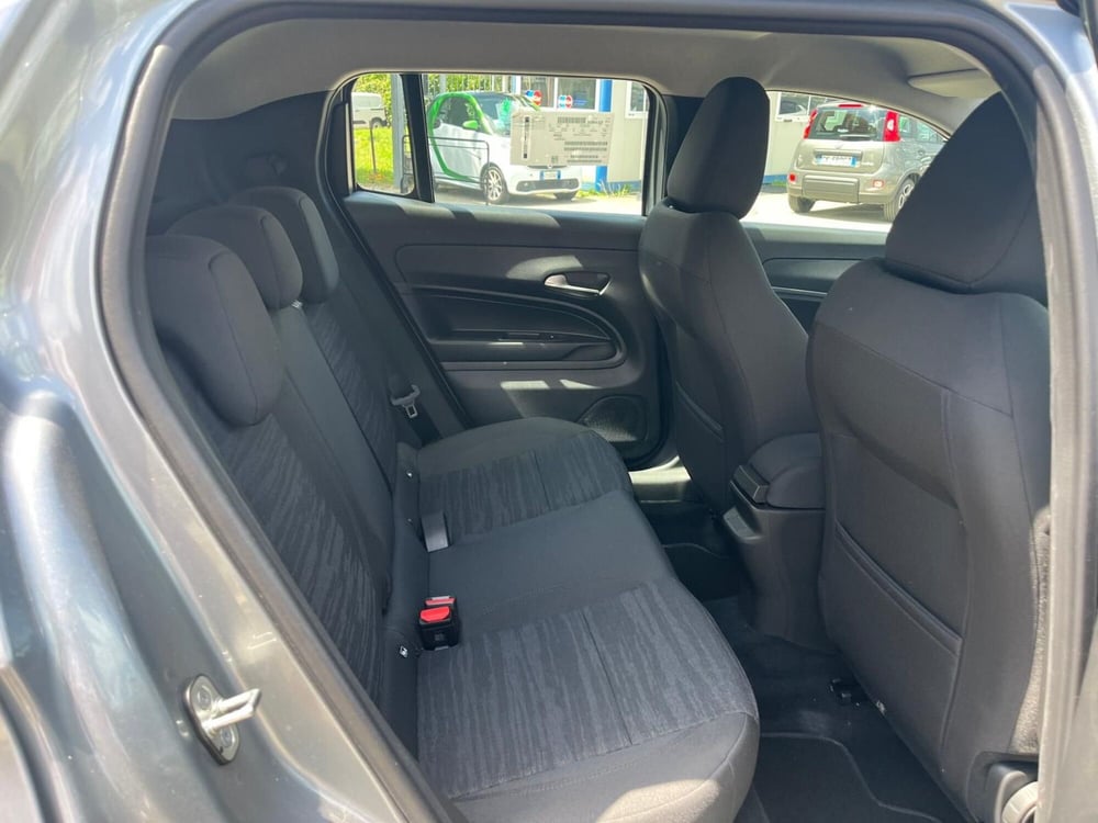 Jeep Avenger nuova a Milano (16)