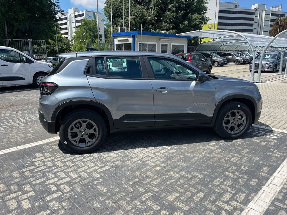 Jeep Avenger nuova a Milano (5)