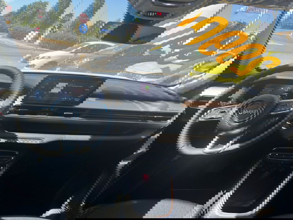 Jeep Avenger nuova a Milano (15)