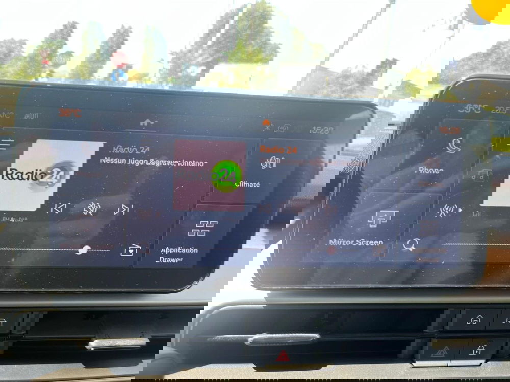 Jeep Avenger nuova a Milano (16)