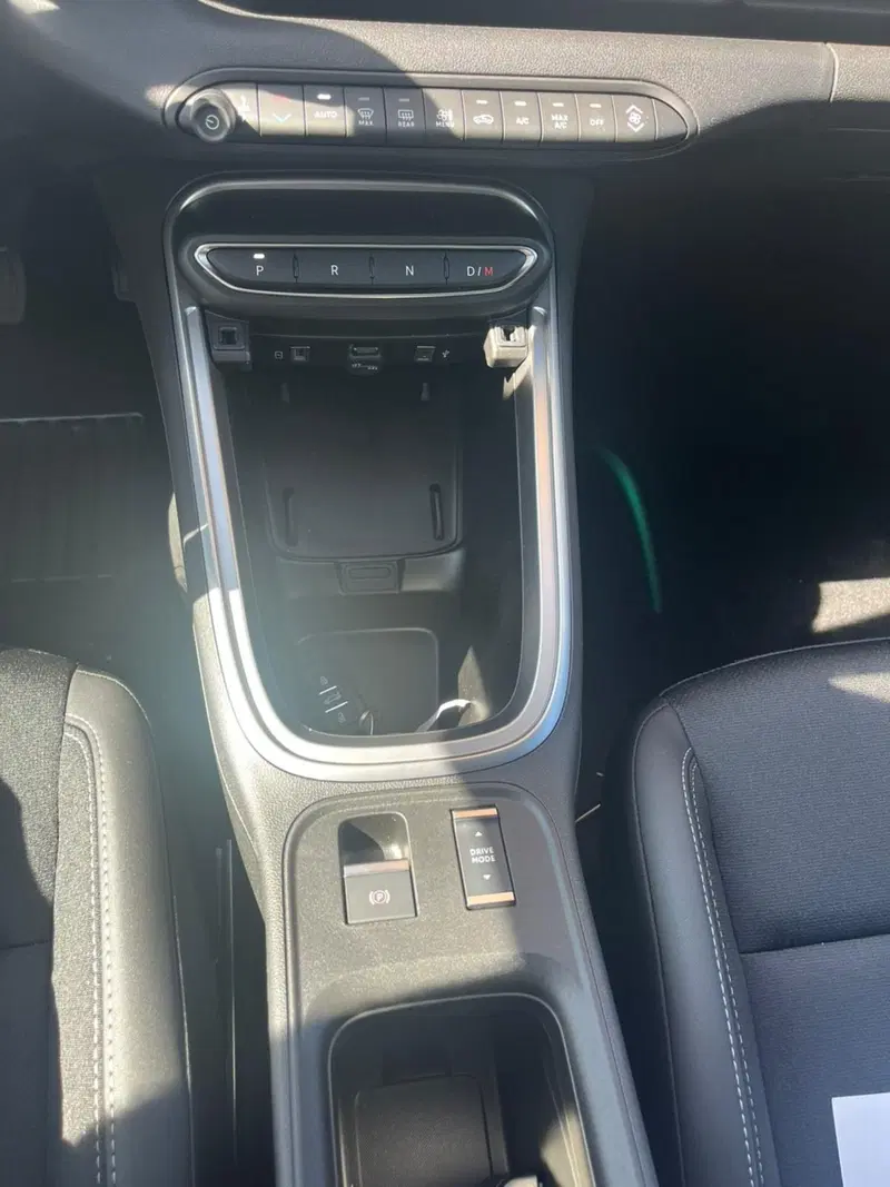 Jeep Avenger nuova a Milano (17)