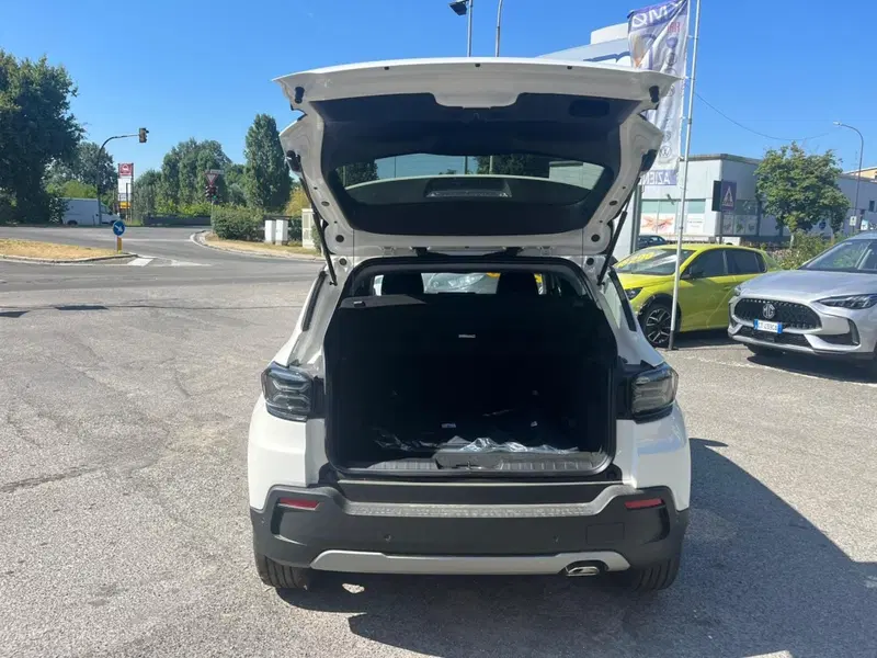 Jeep Avenger nuova a Milano (8)