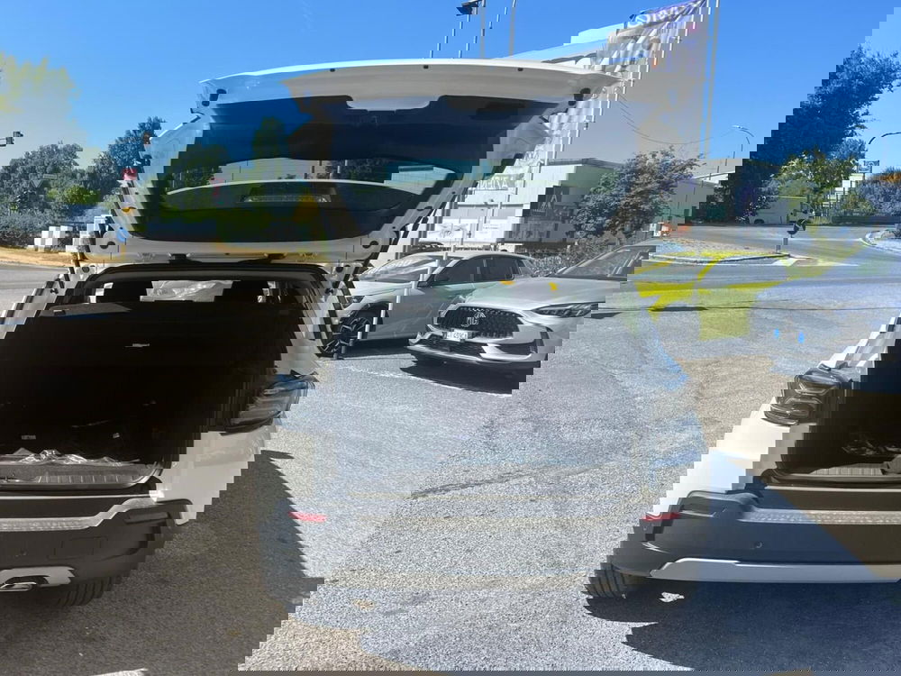 Jeep Avenger nuova a Milano (8)