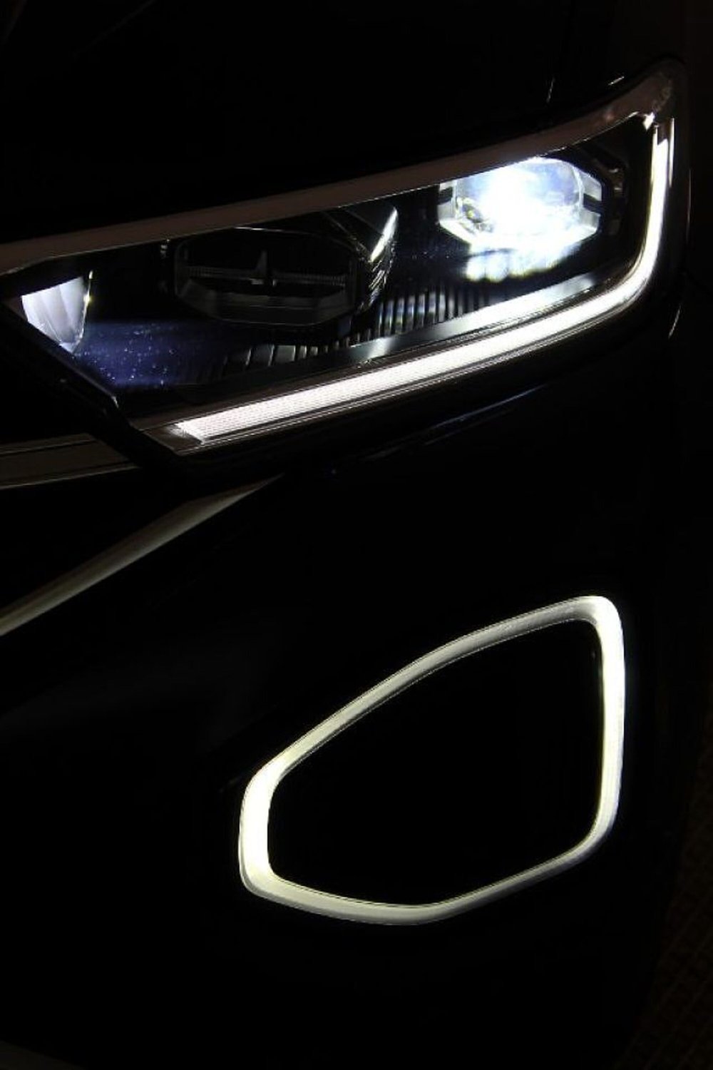 Volkswagen T-Roc Cabrio usata a Novara (17)