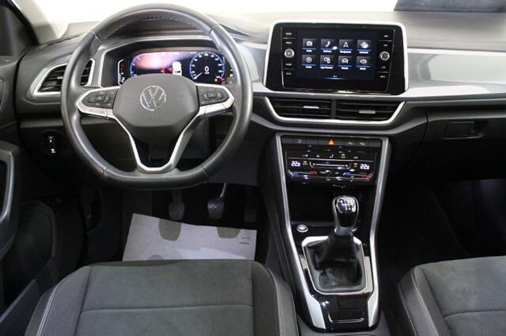 Volkswagen T-Roc Cabrio usata a Novara (6)