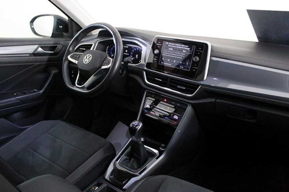 Volkswagen T-Roc Cabrio usata a Novara (7)