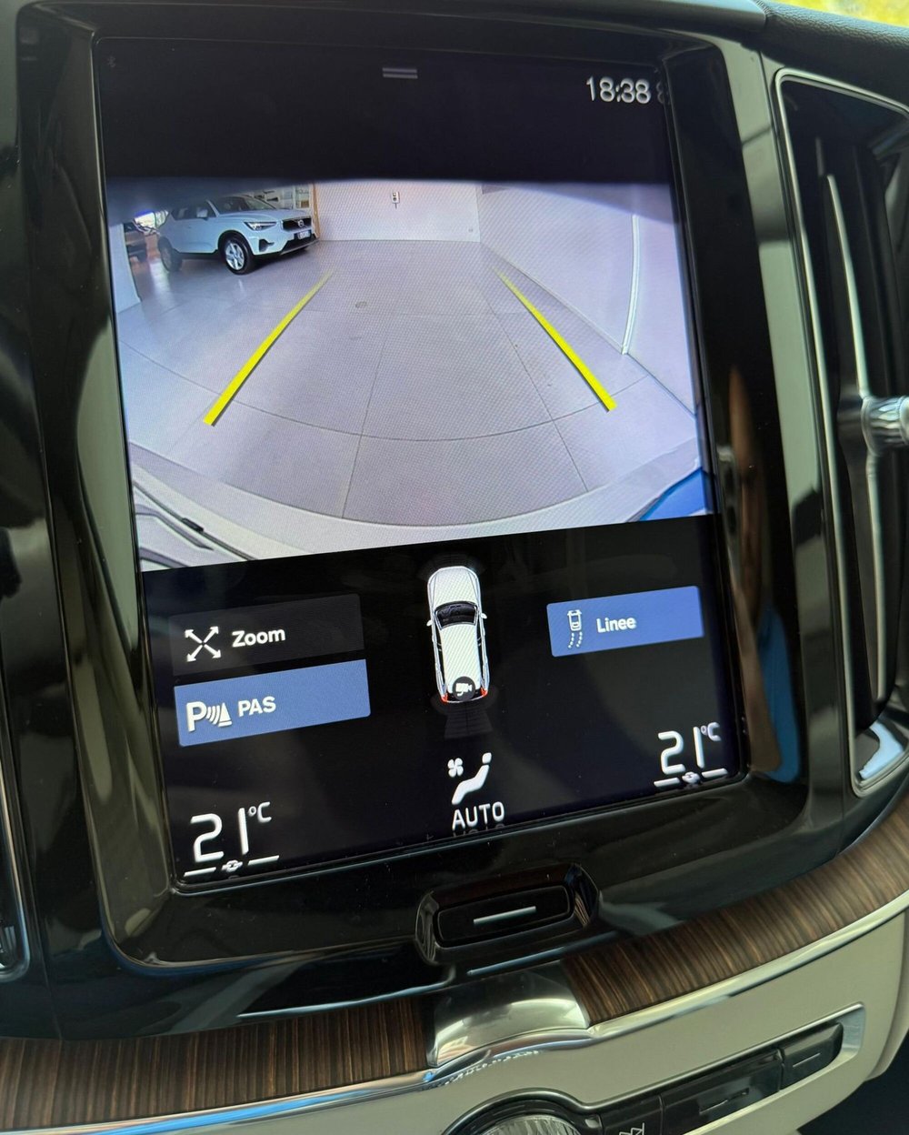 Volvo XC60 usata a Parma (10)