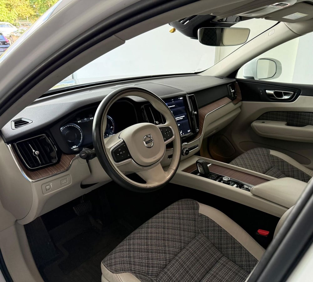 Volvo XC60 usata a Parma (14)