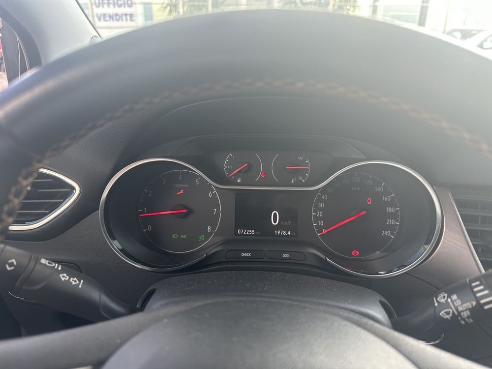 Opel Crossland X usata a Milano (18)