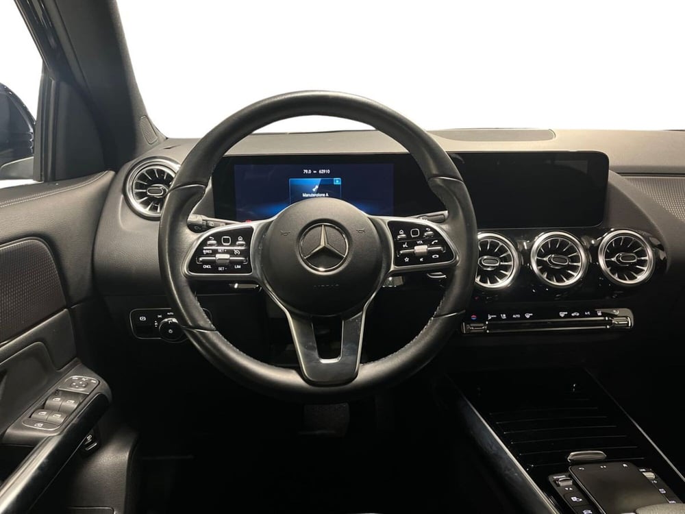 Mercedes-Benz EQA usata a Milano (11)
