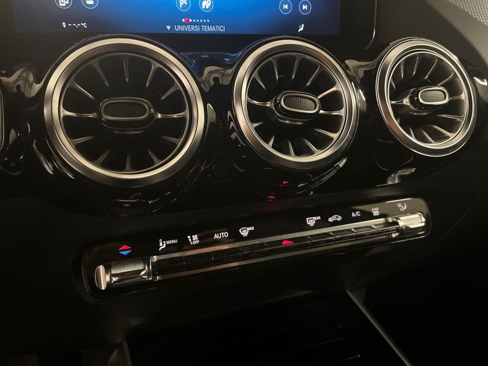 Mercedes-Benz EQA usata a Milano (14)