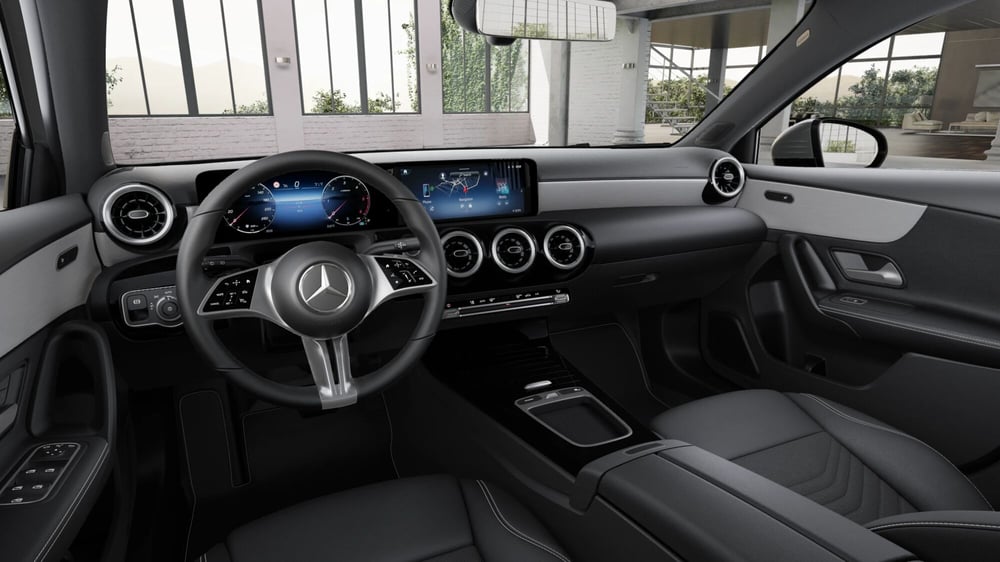 Mercedes-Benz Classe A nuova a Milano (2)