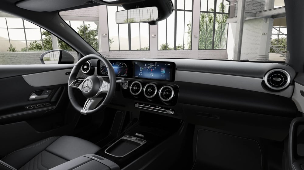 Mercedes-Benz Classe A nuova a Milano (4)