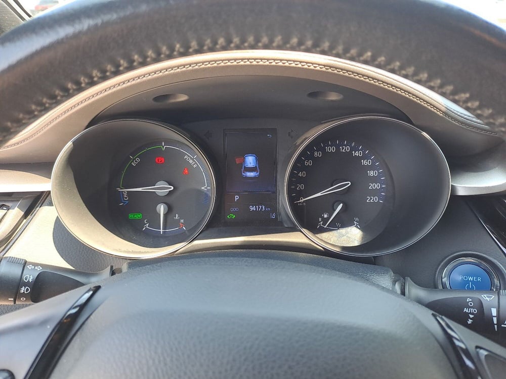 Toyota Toyota C-HR usata a Pescara (12)