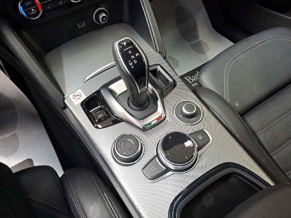 Alfa Romeo Stelvio usata a Pescara (11)