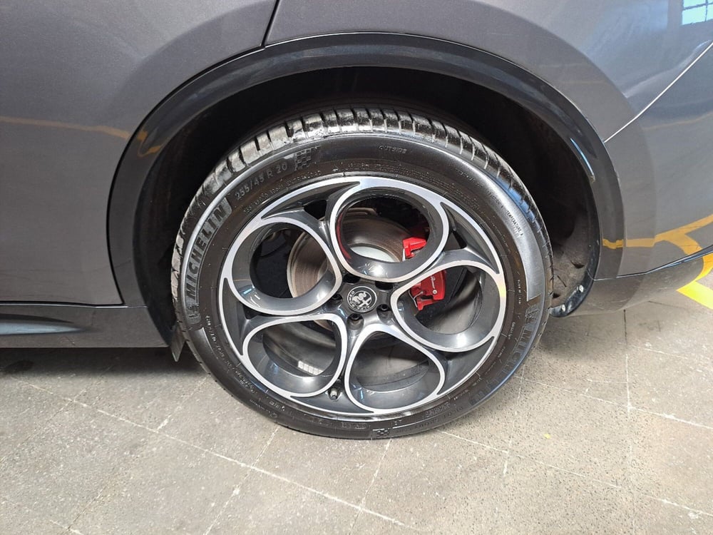 Alfa Romeo Stelvio usata a Pescara (15)