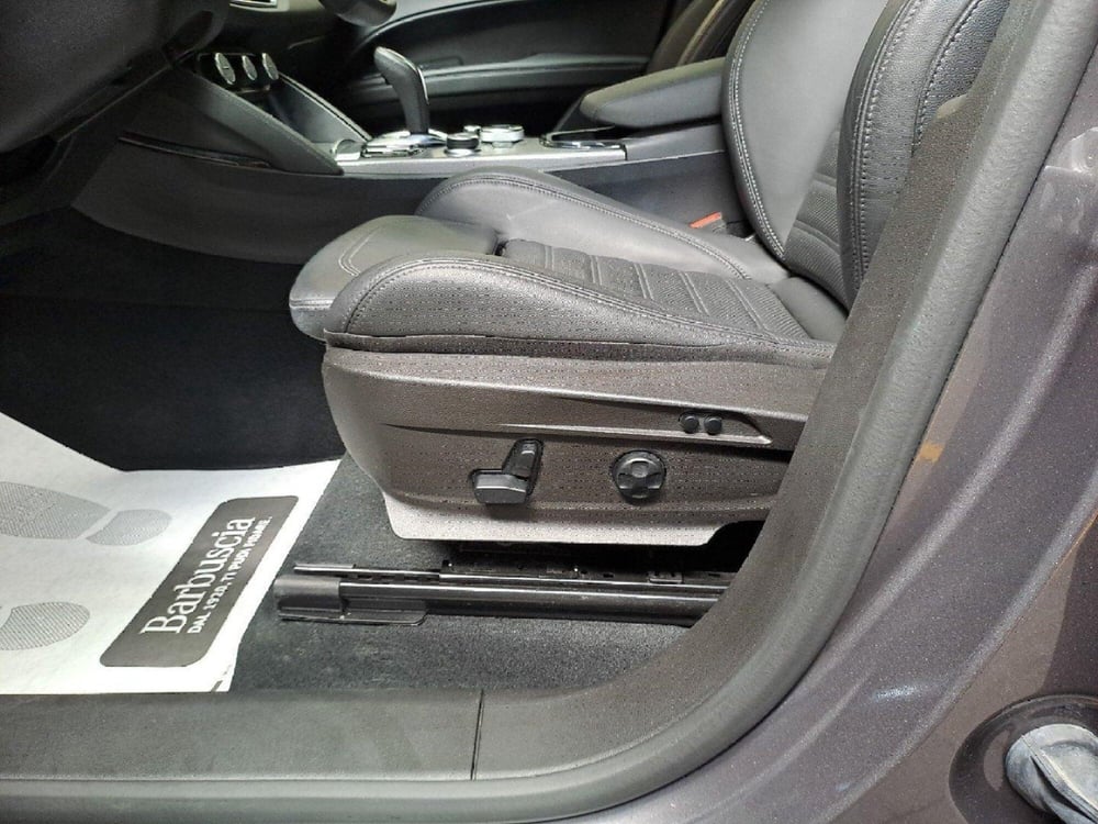 Alfa Romeo Stelvio usata a Pescara (9)